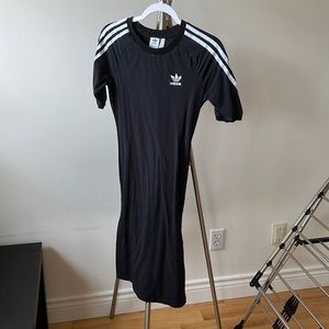 adidas short sleeve black trefoil midi dress S